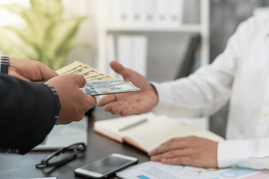 HƯỚNG XỬ LÝ KHI CÔNG TY CHẬM TRẢ LƯƠNG