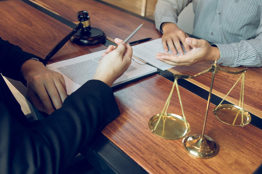 Luật sư hỗ trợ thủ tục khởi kiện dân sự tại Tòa án nhân dân Hóc Môn