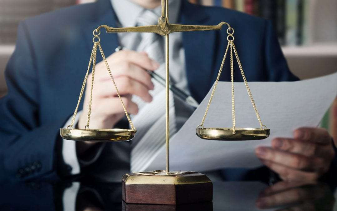 Thuê luật sư mang lại lợi ích gì trong các vụ việc tranh chấp pháp lý