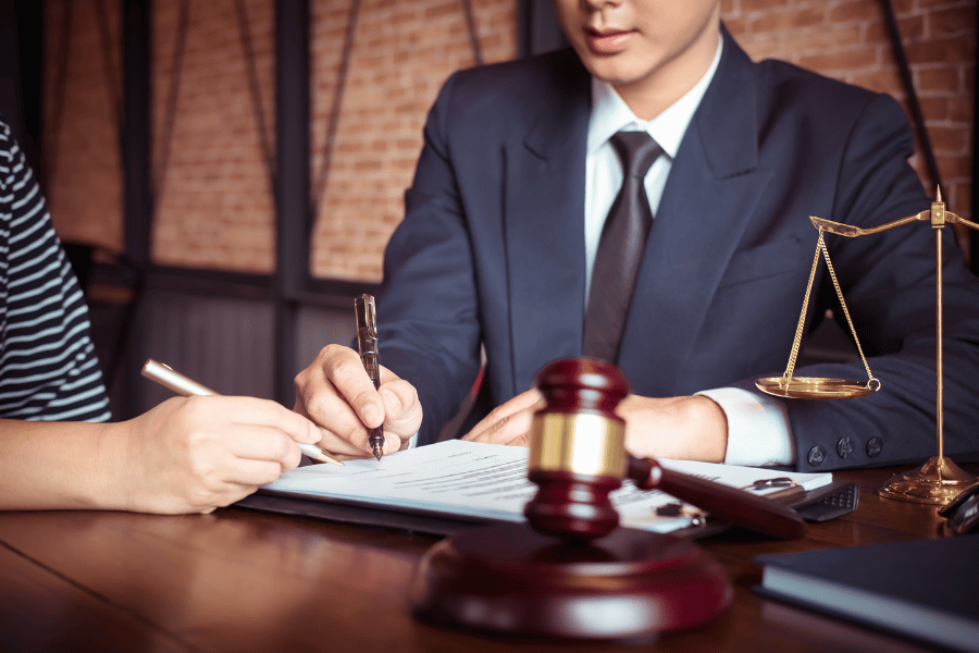 Thủ tục thay đổi người đại diện pháp luật công ty tại Hóc Môn