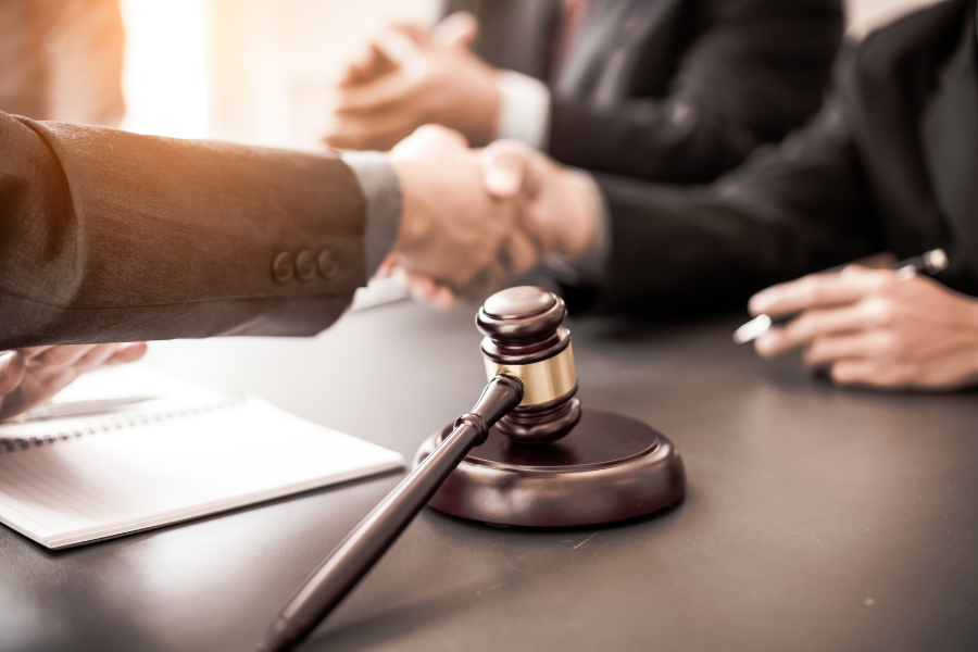 Tư vấn và hỗ trợ bị hại trong vụ án hình sự tại Hóc Môn